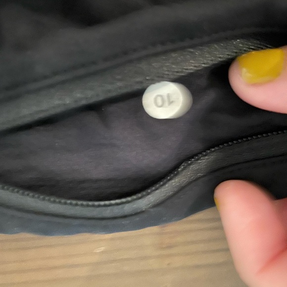 Lululemon skort size 10 - Picture 4 of 5